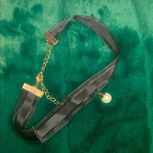Black choker